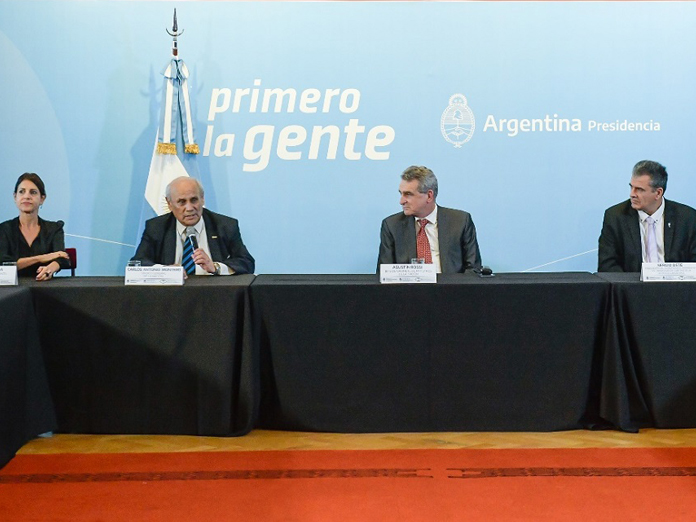 La norma le dio mayor fortaleza a la Red Federal de Control Público, al disponer que los controles sean realizados por 
                                    técnicos de cada lugar, conocedores de la realidad y las problemáticas locales, lo que posibilita la creación de un método 
                                    articulado y federal para una labor más eficaz, que atienda a las particularidades de cada región, siempre bajo la supervisión 
                                    de la SIGEN.