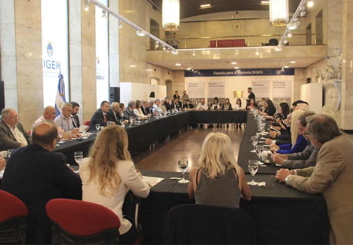 dando cumplimiento a lo establecido en su Reglamento Interno, el Comité de Auditoría Federal de la Red Federal de Control Público se ha reunido en las instalaciones de SIGEN con la finalidad de aprobar los 
                                    Planes/Programas/Actividades que las jurisdicciones nacionales integrantes de la Red han dispuesto para el control durante el año próximo.