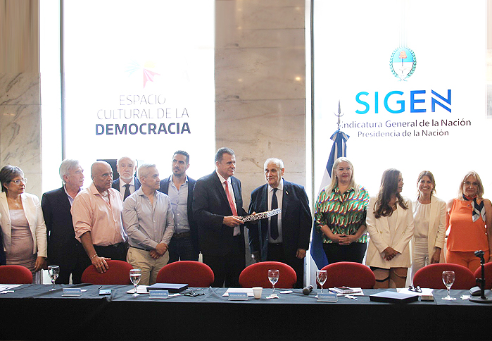 dando cumplimiento a lo establecido en su Reglamento Interno, el Comité de Auditoría Federal de la Red Federal de Control Público se ha reunido en las instalaciones de SIGEN con la finalidad de aprobar los 
                                        Planes/Programas/Actividades que las jurisdicciones nacionales integrantes de la Red han dispuesto para el control durante el año próximo