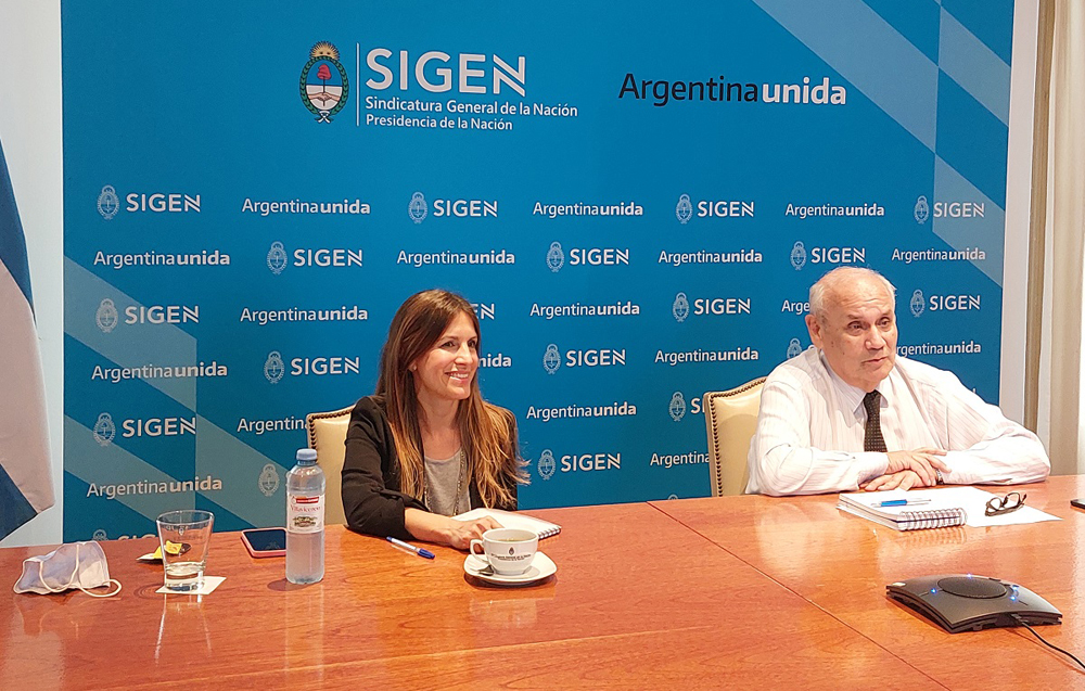 Imagen del Síndico General de la Nación , Carlos Montero junto a Irma Miranda, Síndica Adjunta de la Nación.